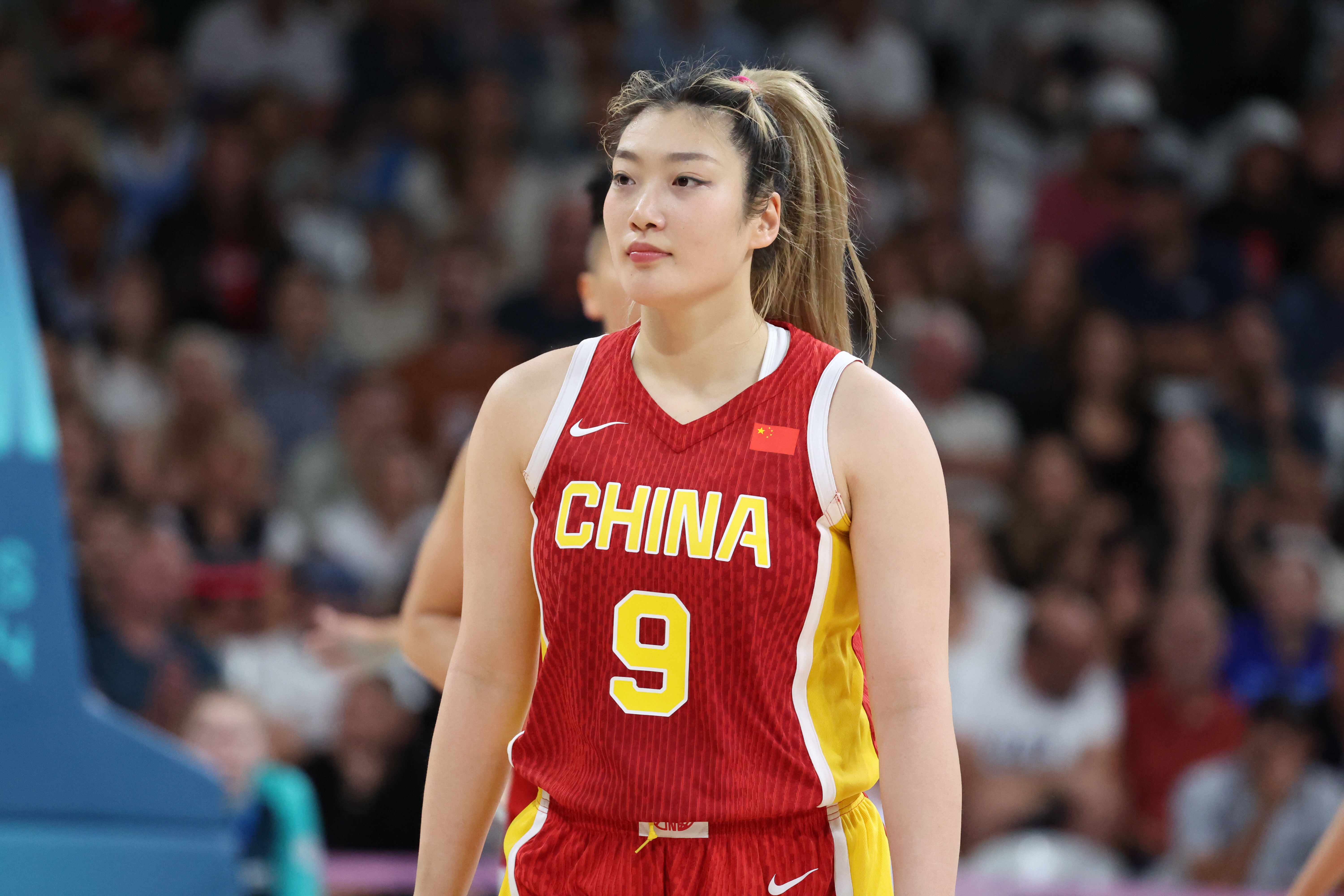 李夢三八婦女節(jié)更博：致敬每一個我們 祝我們節(jié)日快樂！