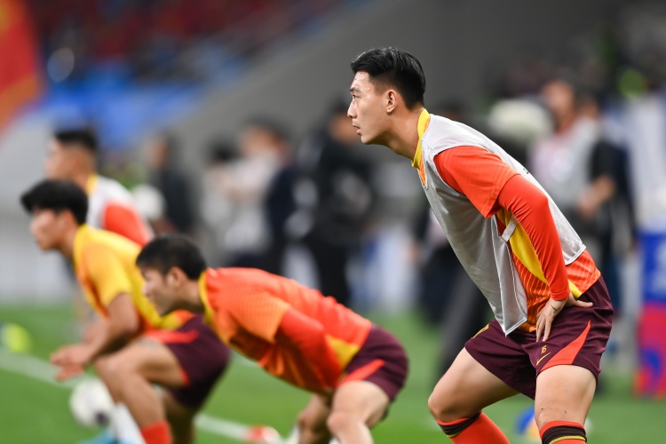 足球報：張玉寧、蔣圣龍均有不同程度傷病，伊萬未讓在熱身賽出場