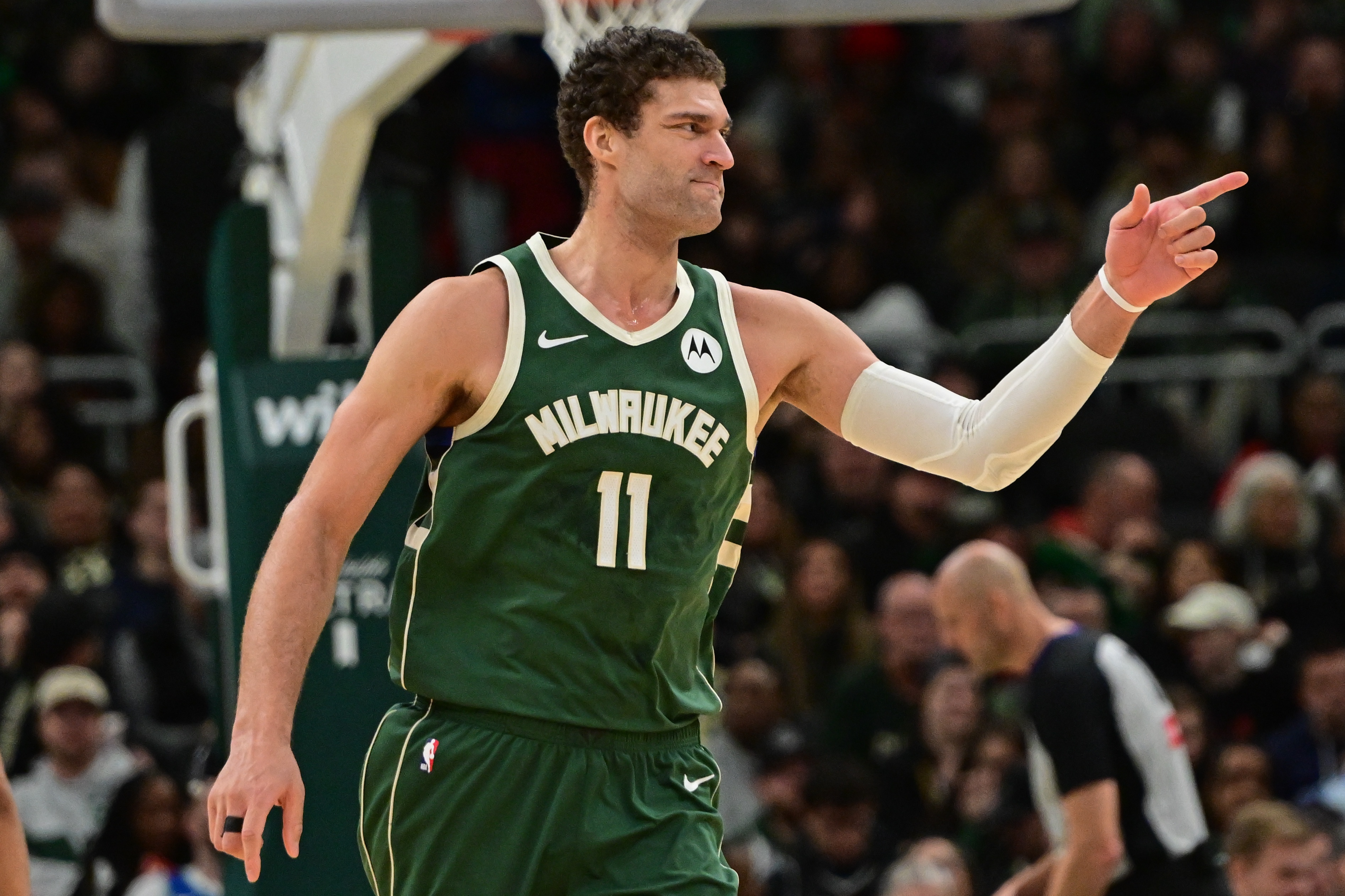 3B中鋒！大洛佩茲蓋帽數(shù)2038次超越加內(nèi)特 升至NBA歷史第18位