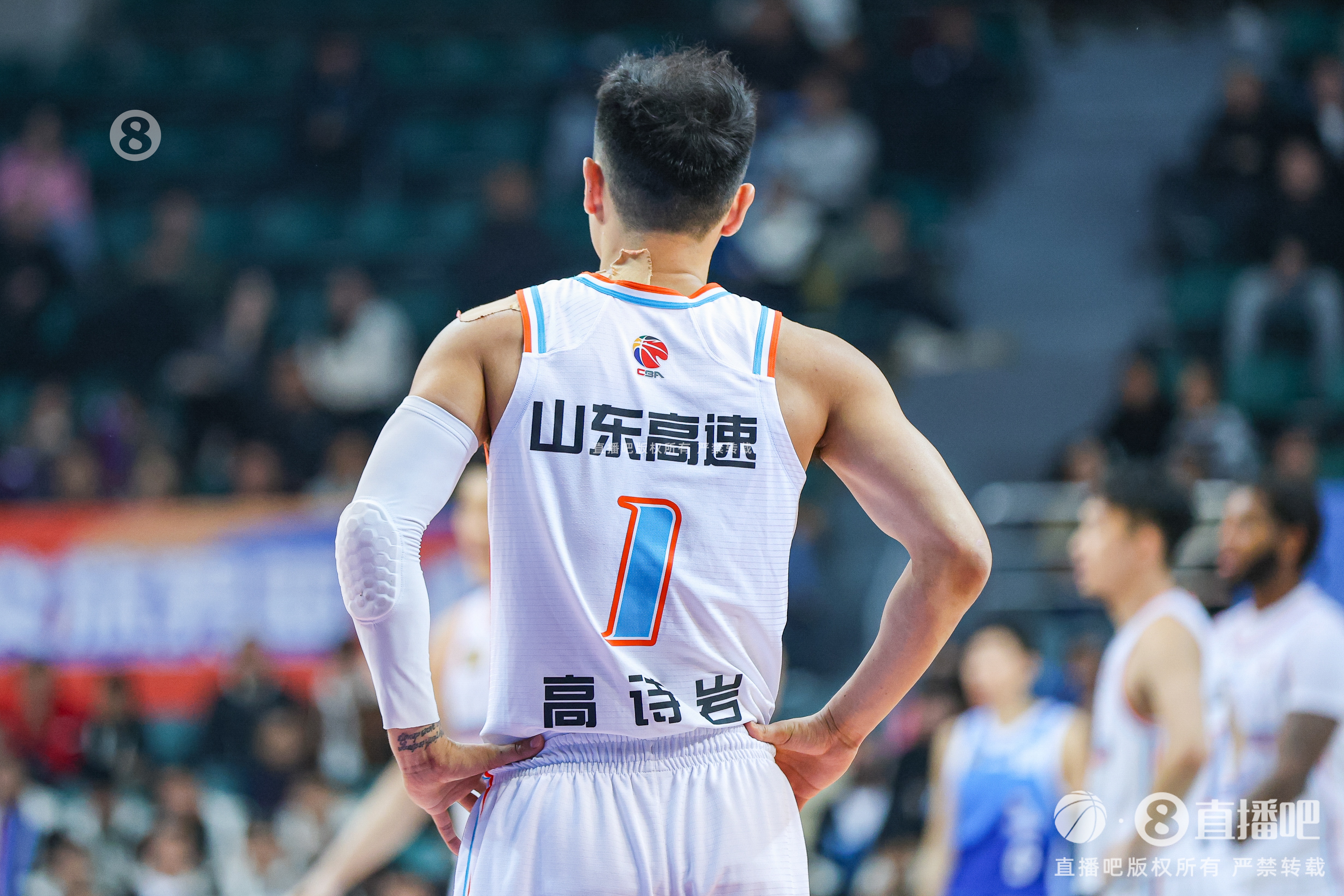 慢熱！首節(jié)山東落后四川1分 全隊首發(fā)5人單節(jié)合計僅拿到3分